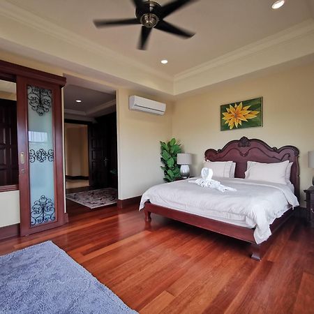 Casa Del Rio Residences Malacca Екстериор снимка